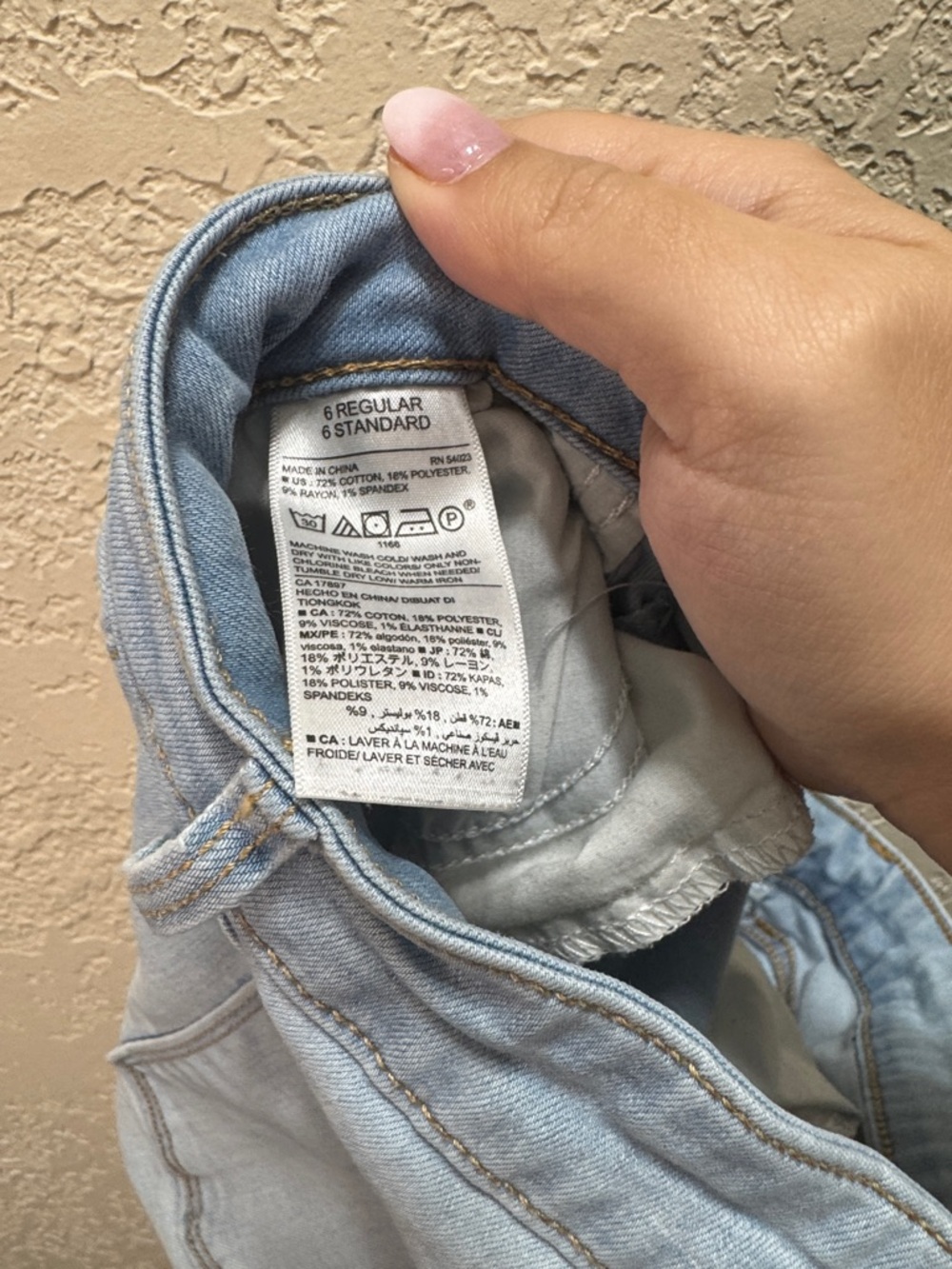 Old Navy Rockstar Mid Rise Skinny Jeans Light Wash Distressed Size 6 - Picture 7 of 7